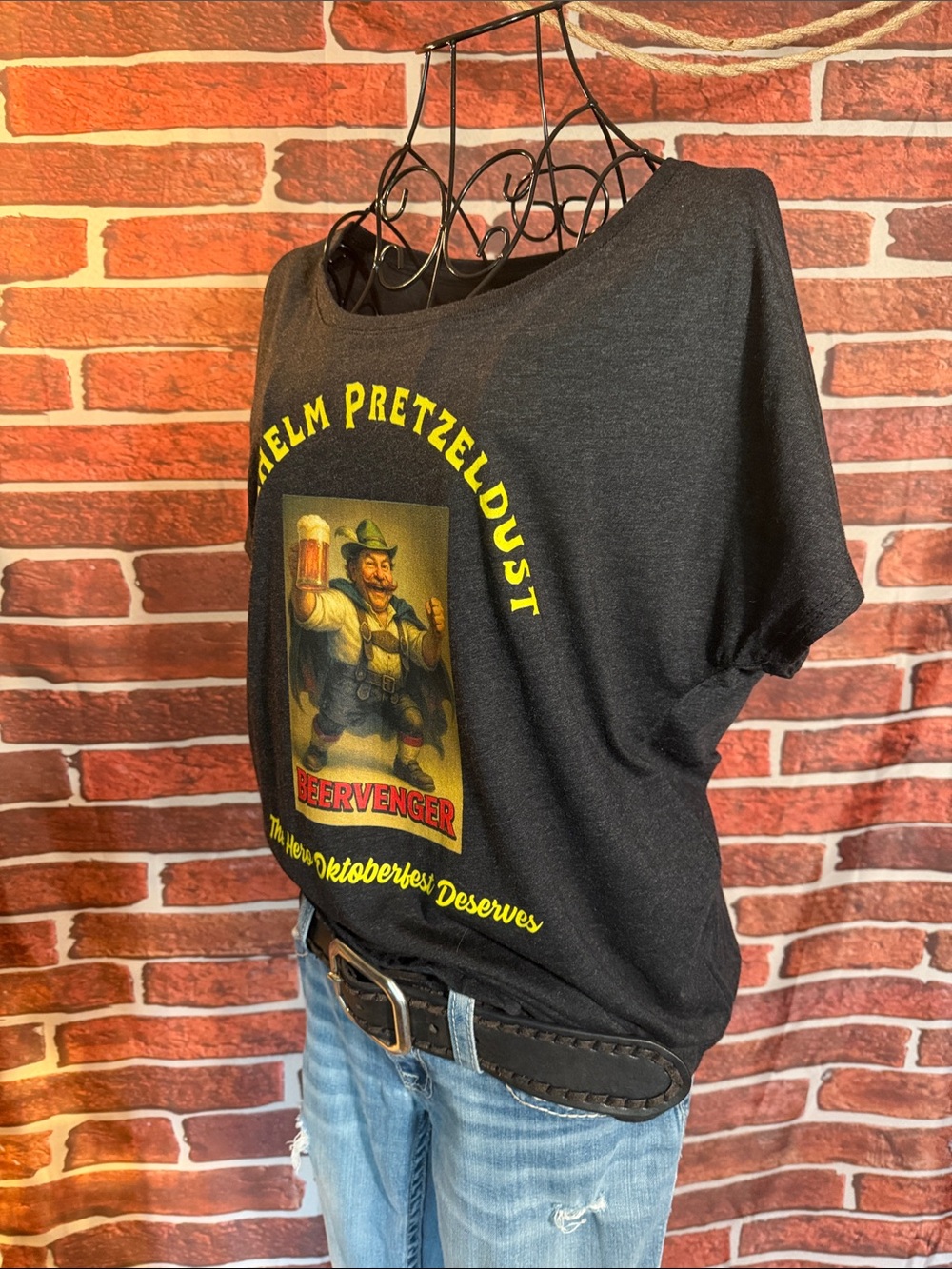 👚 Beervenger Oktoberfest Graphic Tee — Slate/Black/Yellow — Sz L / N - Picture 2 of 9